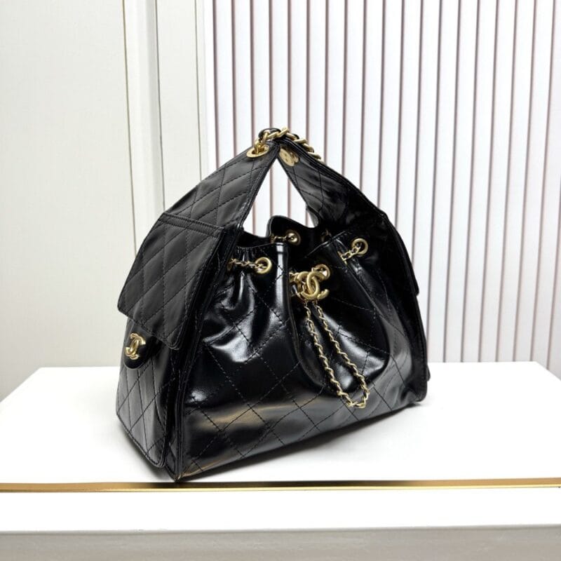 【AT13952】高級牛革チェーンバッグ - ブラックゴールドのエレガントなダイヤモンド柄デザイン | Chanel
