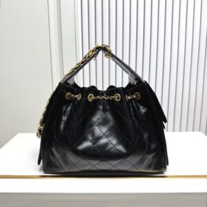 【AT13952】高級牛革チェーンバッグ - ブラックゴールドのエレガントなダイヤモンド柄デザイン | Chanel