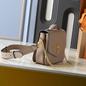 【AT13956】プラダ Prada レザーハンドバッグ ゴージャスなデザインと実用性 ハイエンドファッション女性向け | Louis Vuitton