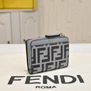 【AT13964】Fendi（フェンディ）FF Diamondsシリーズ ラグジュアリーなカーフスキン財布 | Fendi Roma