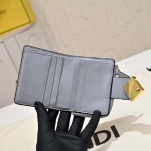 【AT13964】Fendi（フェンディ）FF Diamondsシリーズ ラグジュアリーなカーフスキン財布 | Fendi Roma
