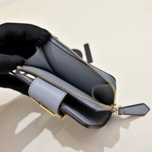 【AT13964】Fendi（フェンディ）FF Diamondsシリーズ ラグジュアリーなカーフスキン財布 | Fendi Roma