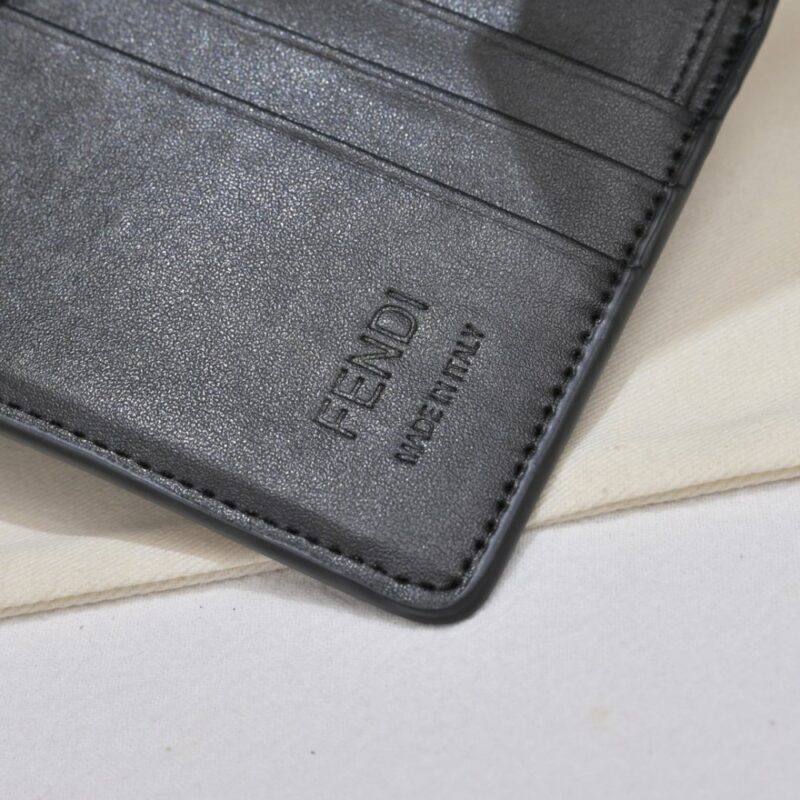 【AT13965】フェンディ（Fendi）FF Diamondsシリーズのエレガントな財布 | Fendi