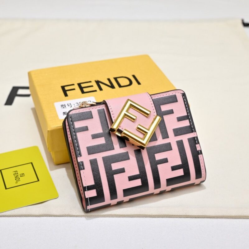 【AT13967】高級なFendi（フェンディ）FF Diamondsシリーズのピンク＆ブラック幾何学模様財布 | Fendi Roma