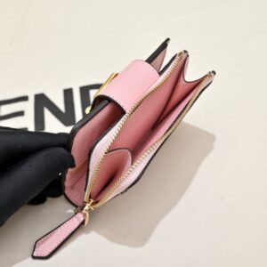 【AT13967】高級なFendi（フェンディ）FF Diamondsシリーズのピンク＆ブラック幾何学模様財布 | Fendi Roma