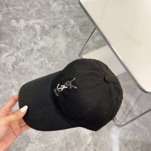 【AT1617】【YSLサンローラン】2024新作の金属製ワークキャップ🧢男女兼用～デイリーカジュアルに最適💛防塵袋付き。