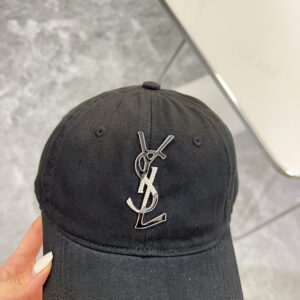 【AT1617】【YSLサンローラン】2024新作の金属製ワークキャップ🧢男女兼用～デイリーカジュアルに最適💛防塵袋付き。