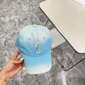 【AT1618】💛防塵バッグが付属しています。【YSLサンローラン】2024年新作ヘビーデューティメタルロゴベースボールキャップ🧢男女兼用～カジュアルに活躍する日常アイテム