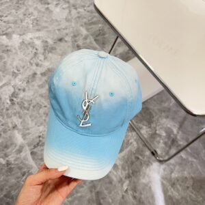 【AT1618】💛防塵バッグが付属しています。【YSLサンローラン】2024年新作ヘビーデューティメタルロゴベースボールキャップ🧢男女兼用～カジュアルに活躍する日常アイテム