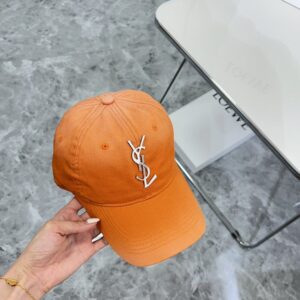 【AT1619】💛防塵バッグ付き。【YSLイヴ・サンローラン】2024年新作ヘビーデューティーメタル製野球帽🧢男女兼用 ～オールマッチの日常