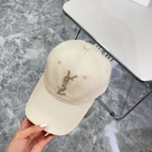 【AT1620】💛防塵バッグ付き。【YSLサン・ローラン】2024年新作メタルヘビー製メジャーブランドベースボールキャップ🧢男女兼用～デイリーウェアに最適