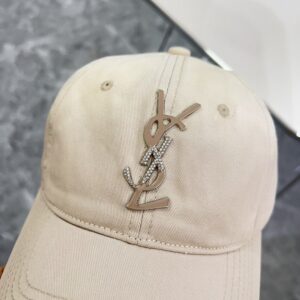 【AT1620】💛防塵バッグ付き。【YSLサン・ローラン】2024年新作メタルヘビー製メジャーブランドベースボールキャップ🧢男女兼用～デイリーウェアに最適