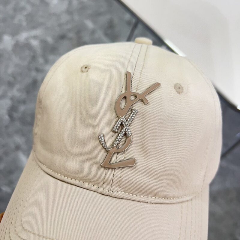 【AT1620】💛防塵バッグ付き。【YSLサン・ローラン】2024年新作メタルヘビー製メジャーブランドベースボールキャップ🧢男女兼用～デイリーウェアに最適