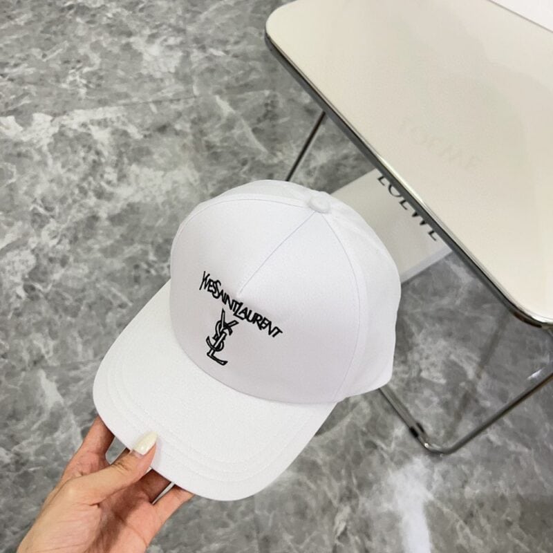 【AT1625】 YSLサンローラン2024新作刺繍入り専用キャップ、男女兼用～コーディネートに日常使いに最適💛防塵袋付き。