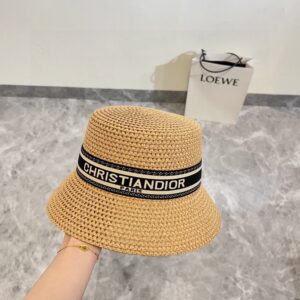 【AT1628】💛【DIORディオール】2024年の新作大きな編み帽子、ストローハット。夏の海辺で最適～新作素材は編み物で作られており、質感が満点💯