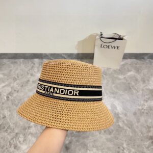 【AT1628】💛【DIORディオール】2024年の新作大きな編み帽子、ストローハット。夏の海辺で最適～新作素材は編み物で作られており、質感が満点💯