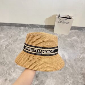 【AT1628】💛【DIORディオール】2024年の新作大きな編み帽子、ストローハット。夏の海辺で最適～新作素材は編み物で作られており、質感が満点💯