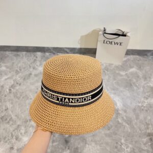 【AT1628】💛【DIORディオール】2024年の新作大きな編み帽子、ストローハット。夏の海辺で最適～新作素材は編み物で作られており、質感が満点💯