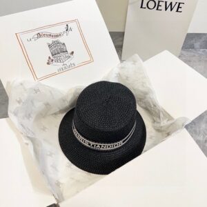 【AT1629】💛【DIORディオール】2024新作の高級編み帽子。夏の海辺で最適～新しい素材で編まれた～質感満点💯