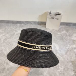 【AT1629】💛【DIORディオール】2024新作の高級編み帽子。夏の海辺で最適～新しい素材で編まれた～質感満点💯