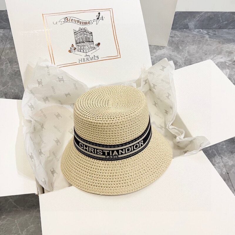 【AT1630】💛【DIORディオール】2024年の新作ブランド編み帽子ストローハット。夏のビーチでのおすすめ！新素材で編まれた质感満点💯
