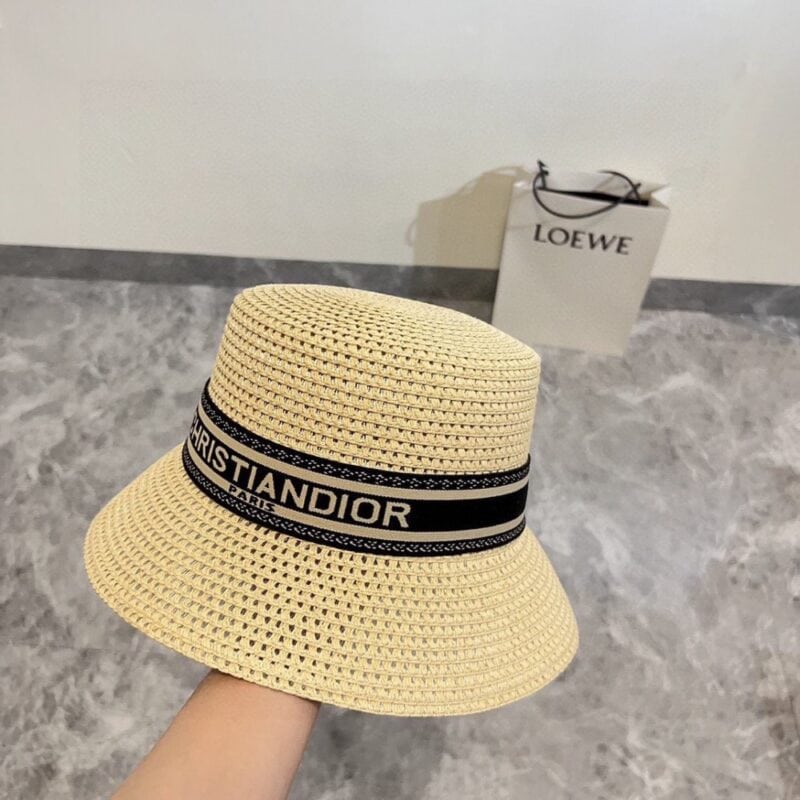 【AT1630】💛【DIORディオール】2024年の新作ブランド編み帽子ストローハット。夏のビーチでのおすすめ！新素材で編まれた质感満点💯
