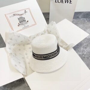 【AT1631】💛【DIORディオール】2024新作の大型編み帽子 サマーの海辺に最適〜新素材で編まれ〜質感満点💯