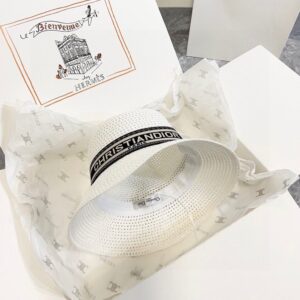 【AT1631】💛【DIORディオール】2024新作の大型編み帽子 サマーの海辺に最適〜新素材で編まれ〜質感満点💯
