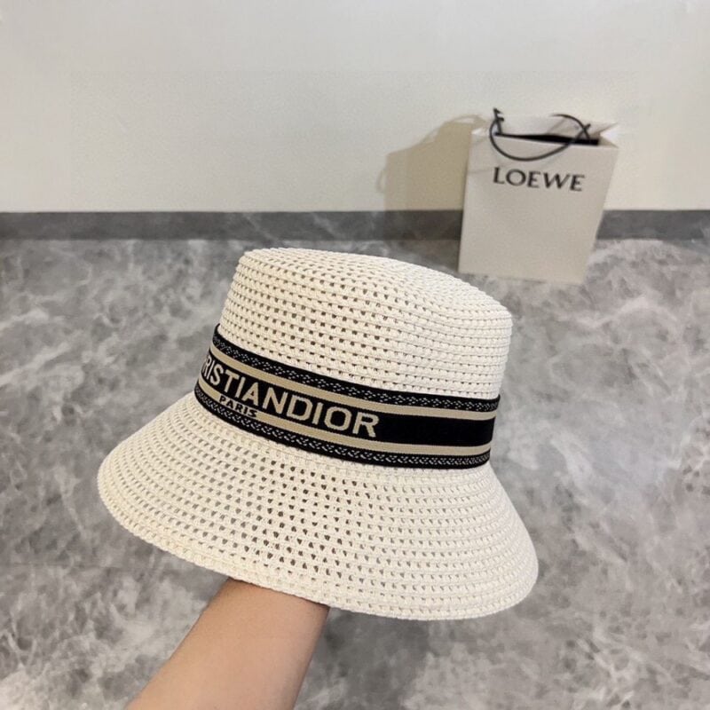 【AT1631】💛【DIORディオール】2024新作の大型編み帽子 サマーの海辺に最適〜新素材で編まれ〜質感満点💯