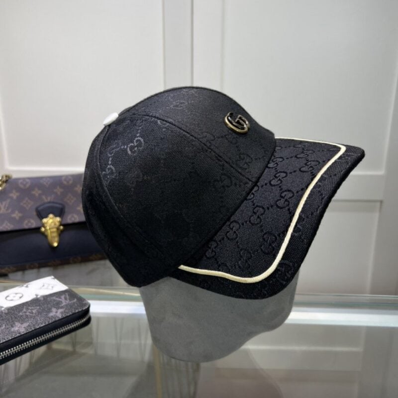 【AT1636】GUCCIの公式サイトから新作の野球帽が登場しました。オリジナルの品質が人気を集めています🔥🎩 製品の工芸は非常に精巧で、高級感があります！控えめな贅沢さがあり、持ち運びに便利です！売れ筋商品です！