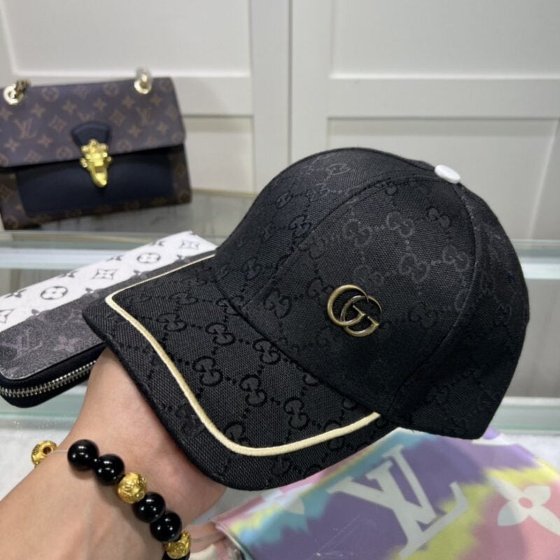 【AT1636】GUCCIの公式サイトから新作の野球帽が登場しました。オリジナルの品質が人気を集めています🔥🎩 製品の工芸は非常に精巧で、高級感があります！控えめな贅沢さがあり、持ち運びに便利です！売れ筋商品です！