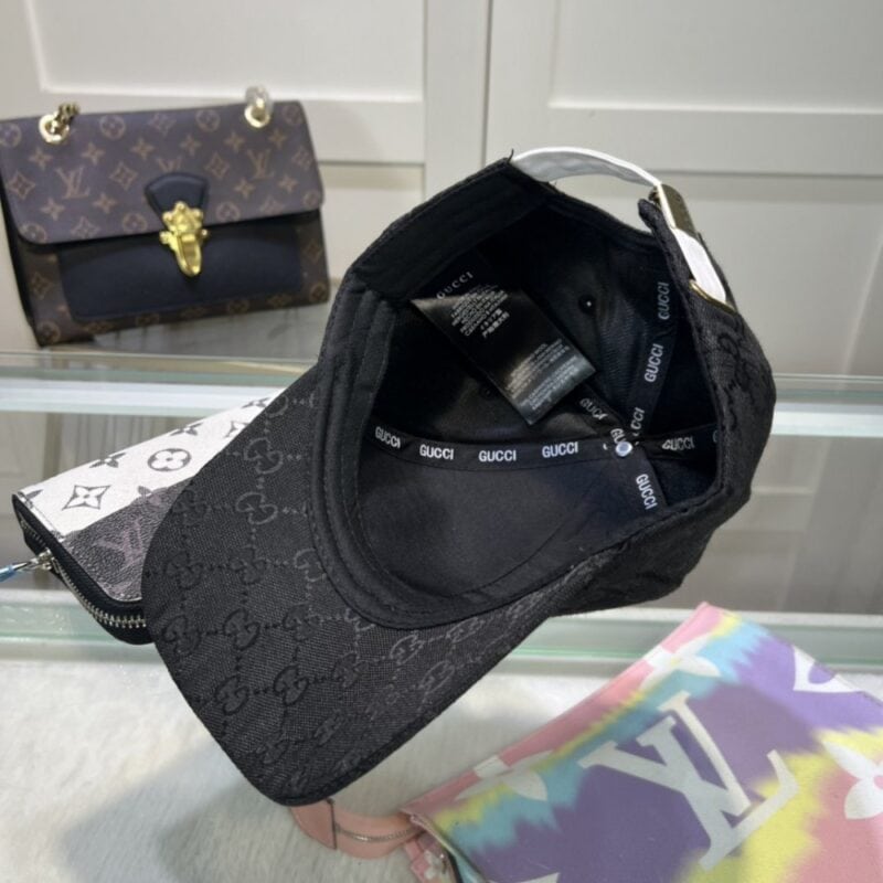 【AT1636】GUCCIの公式サイトから新作の野球帽が登場しました。オリジナルの品質が人気を集めています🔥🎩 製品の工芸は非常に精巧で、高級感があります！控えめな贅沢さがあり、持ち運びに便利です！売れ筋商品です！