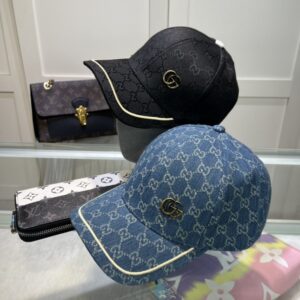 【AT1636】GUCCIの公式サイトから新作の野球帽が登場しました。オリジナルの品質が人気を集めています🔥🎩 製品の工芸は非常に精巧で、高級感があります！控えめな贅沢さがあり、持ち運びに便利です！売れ筋商品です！