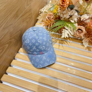 【AT1650】LVの新しい刺繍アルファベットベースボールキャップ、クラシックなヴィンテージアルファベット、決して古くならないファッション、インスタグラムのおしゃれなアカウント主がスタイリングの一部🤪