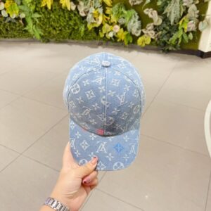 【AT1650】LVの新しい刺繍アルファベットベースボールキャップ、クラシックなヴィンテージアルファベット、決して古くならないファッション、インスタグラムのおしゃれなアカウント主がスタイリングの一部🤪