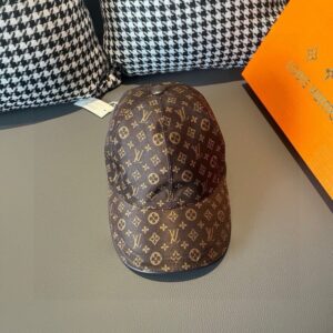 【AT1661】ボックスと布袋のセット、LV（ルイ・ヴィトン）の新作オリジナル野球帽、七色の刺繍、帆布と上質な牛革素材、純綿の裏地、軽くて通気性のある！クオリティーは素晴らしいです、ベースの頭囲は56センチ、ベルクロで調整可能です。
