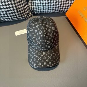 【AT1662】ボックスと布袋付き、LVルイヴィトンの新しいベースボールキャップ、七彩提花、帆布素材+頭皮牛革、純綿裏地、軽く透ける！質感抜群、基本的な頭囲は56、パッチ調整可能です。