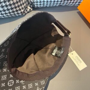 【AT1662】ボックスと布袋付き、LVルイヴィトンの新しいベースボールキャップ、七彩提花、帆布素材+頭皮牛革、純綿裏地、軽く透ける！質感抜群、基本的な頭囲は56、パッチ調整可能です。