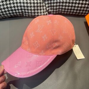 【AT1663】ボックスと布袋付き、LV（ルイ・ヴィトン）の新しいオリジナル野球帽。革が押し花され、デニムの生地で、細部まで細かい仕上がりで、質が素晴らしいです。基本のサイズは56で、パッチで調整可能です。