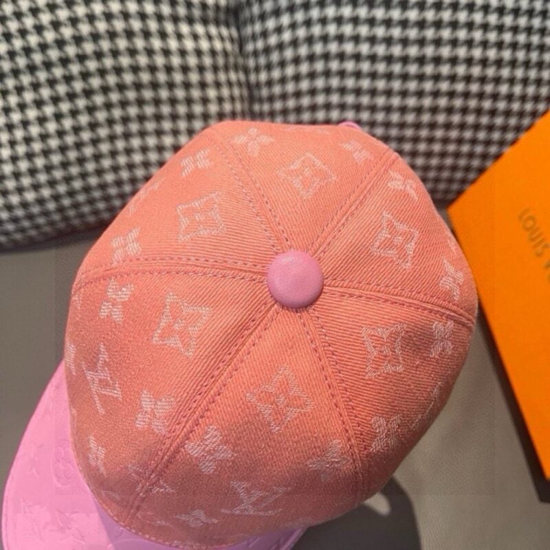 【AT1663】ボックスと布袋付き、LV（ルイ・ヴィトン）の新しいオリジナル野球帽。革が押し花され、デニムの生地で、細部まで細かい仕上がりで、質が素晴らしいです。基本のサイズは56で、パッチで調整可能です。