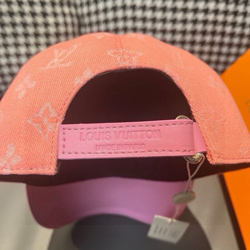 【AT1663】ボックスと布袋付き、LV（ルイ・ヴィトン）の新しいオリジナル野球帽。革が押し花され、デニムの生地で、細部まで細かい仕上がりで、質が素晴らしいです。基本のサイズは56で、パッチで調整可能です。