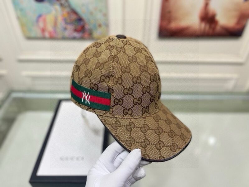 【AT1667】ボックス付きの布袋、NY＆Gucci（グッチ）の最新コラボ商品、オリジナルの野球帽、キャンバス生地+上質な牛革を使用して、質の良い商品です！おしゃれで使いやすい、おしゃれな男性や女性のための最適な選択肢です。基本的なサイズは56で、調整可能なパッチが付いています。