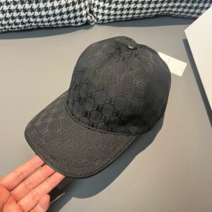 【AT1674】ボックス付きの布袋に、Balenciaga（バレンシアガ）の新作オリジナルキャップが入っています。キャンバス生地と最上級の牛革を使用し、純綿裏地で軽く通気性が良いです。シンプルで上品なデザインです！基本的な頭周りは56センチで、調節可能なパッチ付き。男女兼用で、四季にうってつけです！