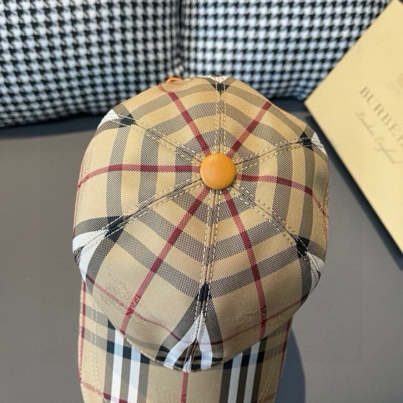 【AT1676】爆発的な商品が再入荷！ボックスと布袋が付いたBurberry（バーバリー）のオリジナル野球帽、店舗で人気の商品、暗い柄のナイト、キャンバス生地、純綿の裏地、軽くて通気性がある。完璧なシルエット、格子状の精度があり、最上位の革で作られた調整バックルが付いています。男女兼用。