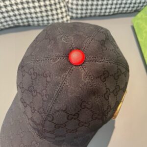 【AT1679】包装布袋付き、Gucci(グッチ)の新作オリジナル野球帽、金属製のダブルG、店頭最新モデル、正規品の金型で作られた五金部品、キャンバス生地+最上級牛革使用、工場製品質！品質は最高で、基本的なヘッドサイズは56、パッチで調整可能。