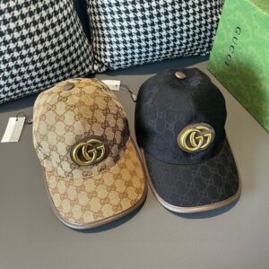【AT1683】パッケージング用の布袋が付いています。Gucci（グッチ）の新しいモデルのオリジナルキャップ、メタルのダブルG、最新のカウンターデザイン、キャンバス素材+最上級の牛革を使用、工場の品質！質感は最高で、基本的なヘッドサイズは56、ベルクロで調節可能です。