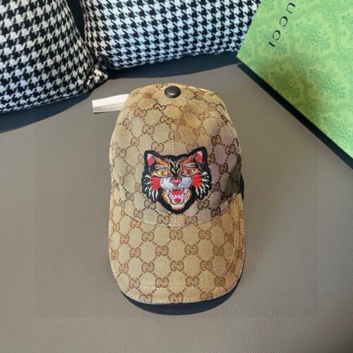 【AT1684】ボックスと布袋が付いてくる、Gucci(グッチ)の新しいモデルのオリジナル野球帽。キャットヘッドの刺繍、重い工芸刺繍、ディテールは専門店に匹敵するクオリティ。オリジナルの帆布素材と最上級の牛革を使用、質が素晴らしいです！男性にも女性にもおすすめで、おしゃれでどんなスタイルにも合います。基本的な頭囲は56cmで、ベルクロで調節可。