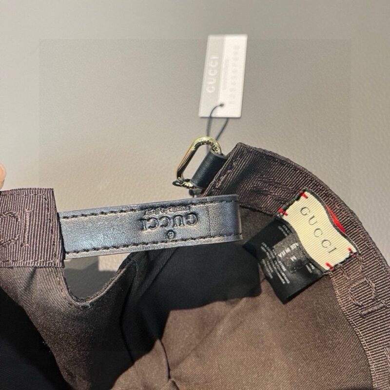 【AT1686】パッケージの布袋、Gucci（グッチ）のクラシックなオリジナルの野球帽、縦縞の小織りベルト、帆布素材+最上級牛革、本革の包み込みがかっこよくおしゃれ、代購人気商品、男女ともに使えるベーシックで合わせやすいアイテム、クオリティは最高です！基本的なヘッドサイズは56cm、パッチ調整可能。
