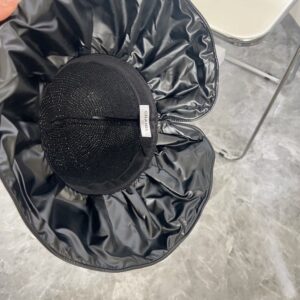 【AT1692】【CHANELシャネル】2024年の新作ブラックラバーウィーブフィッシャーマンハット専用の防塵バッグ付き。大きなつばでコーディネートしやすく、閉じた目で手に入る一つ。
