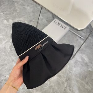 【AT1692】【CHANELシャネル】2024年の新作ブラックラバーウィーブフィッシャーマンハット専用の防塵バッグ付き。大きなつばでコーディネートしやすく、閉じた目で手に入る一つ。